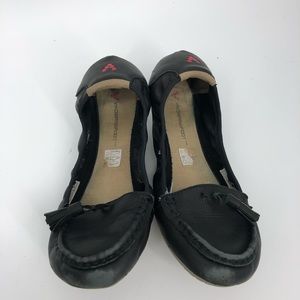 Vivo barefoot black leather tassel slip-ons